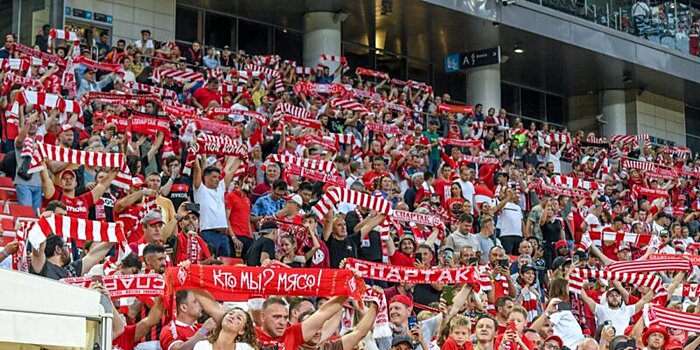 Суд запретил в течение года посещать матчи болельщику, облившему пивом корреспондента «Матч ТВ» во время игры «Спартак» — «Зенит»