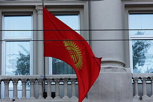Протестующие освободили из СИЗО экс-главу аппарата президента Киргизии