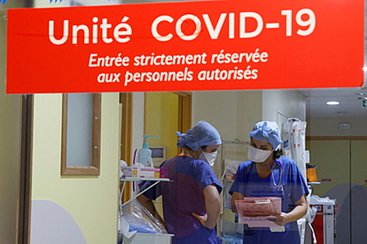 Во Франции заявили о приближении пика пятой волны коронавируса