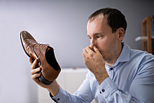 Почему ноги у мужчин постоянно потеют и пахнут