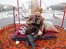 Сказитель в Киргизии без остановки декламировал эпос более 14 часов