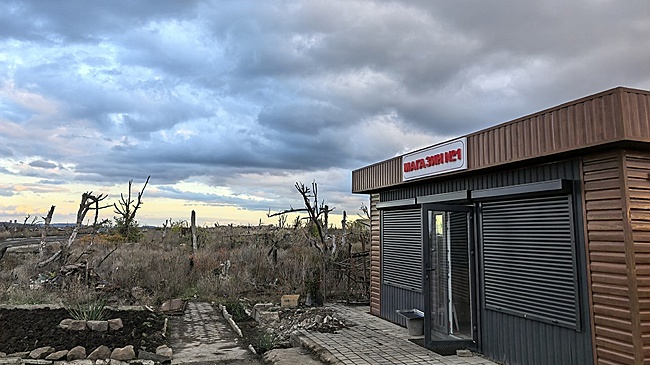 Жители разрушенного поселка Пески рассказали, как возвращаются к мирной жизни