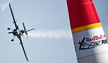 Холл выиграл французский этап соревнований Red Bull Air Race