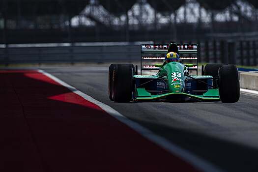Мик Шумахер проехал на болиде, на котором его отец дебютировал в Формуле-1 30 лет назад