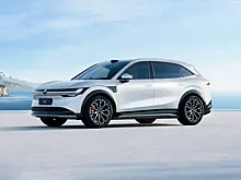 В Россию привезли кроссовер Zeekr 7X