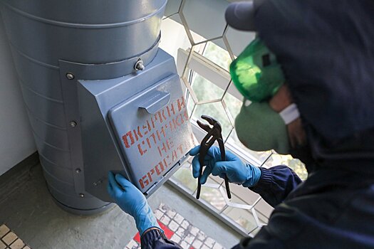 «Известия»: в Госдуме предложили запретить мусоропроводы в новостройках и заварить их в старых домах