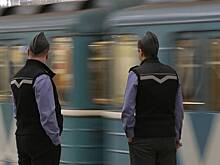 В работе метро произошел сбой из-за человека на пути
