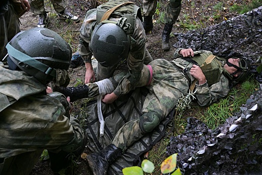 Боец РФ с пробитой головой и конечностями прошел два километра до своих и выжил