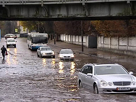 Улицы Калининграда скрылись под водой из-за аномальных ливней