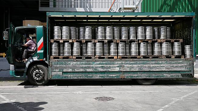 Украинцы пытались бежать через границу в грузовике с пивом