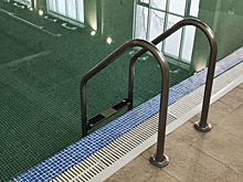 В Якутске женщина умерла во время плавания в общественном бассейне