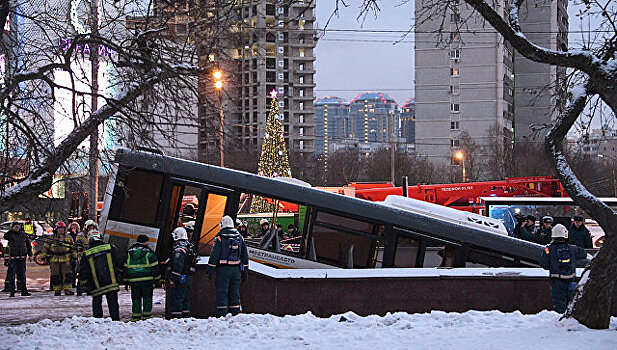 Минтранс: автобус, попавший в ДТП у "Славянского бульвара", был исправен