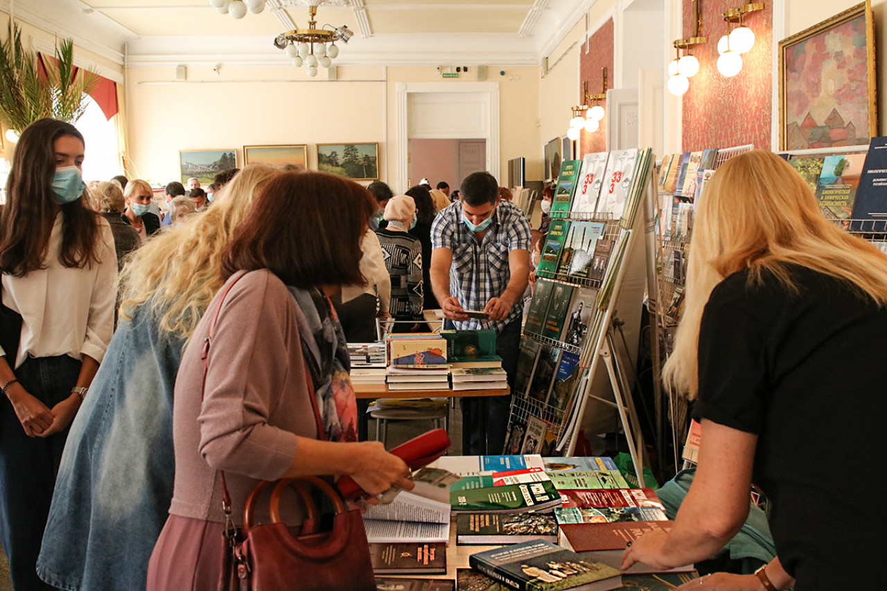В Приморье открылась дальневосточная книжная выставка-ярмарка «Печатный двор-2022»