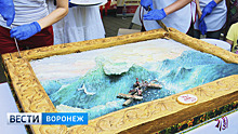 Жителей Тулы угостили пряником из Воронежа в виде картины Айвазовского
