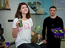 Ананасовый вкус весны. Москвичка получила в подарок на Международный женский день собственный бизнес и теперь зарабатывает на продаже свежих соков