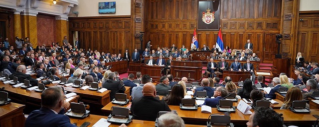 В Сербии опять призвали к отставке главы минэка Раде Басты