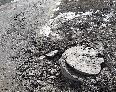 В Курске улицу затопило нечистотами из канализации