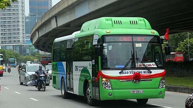 Российская туристка погибла при обрушении камней на автобус во Вьетнаме