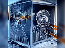 Вандалы разрушили портрет Гагарина на остановке в Прокопьевске