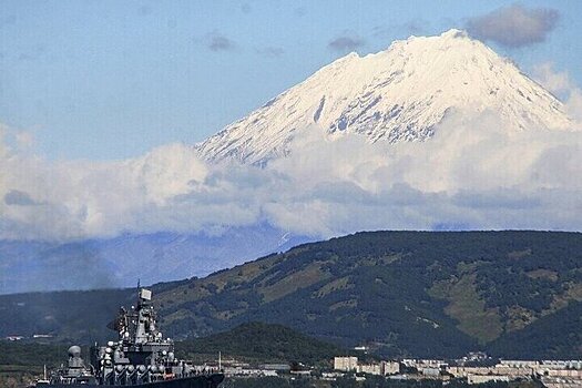 Четыре волны цунами обрушились на Северо-Курильск после мощного землетрясения