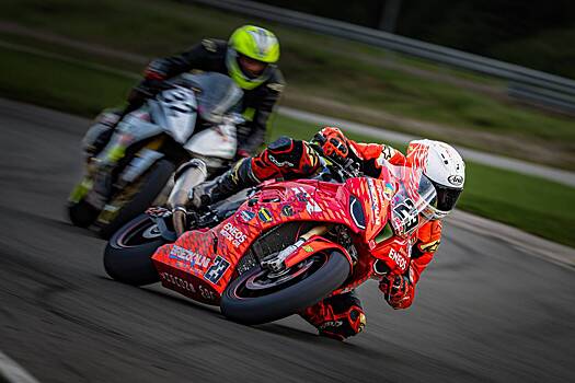 Итальянский мотогонщик умер от полученных во время гонки травм