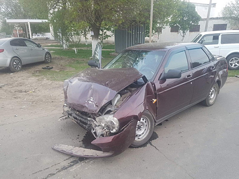 В Самаре "Приора" влетела в иномарку с двумя детьми