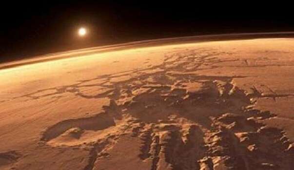 Над поверхностью Марса обнаружили летающий шар