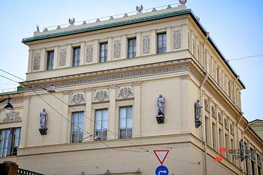 Смольный выделил 3,6 млн на реставрацию: «Их не хватит даже на один дом»