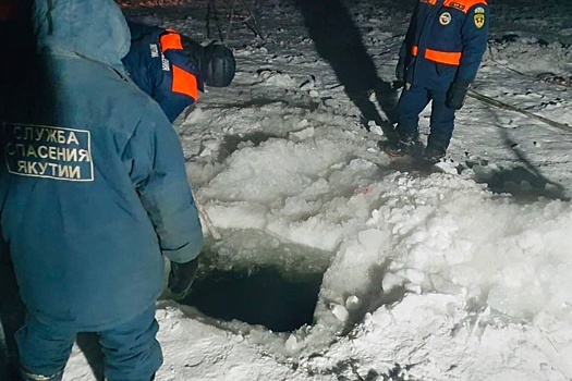 В Якутии найдено тело мужчины, провалившегося под лед на тракторе