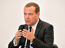 Медведев назвал сроки перехода россиян на электронные паспорта