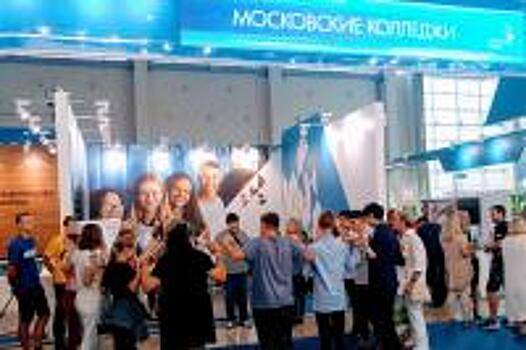 Исаак Калина поздравил учителей Москвы с их профессиональным праздником