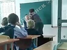 В России психолог обозвала мальчика придурком, ударила его и попала на видео