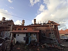 Пожарные не справлялись, люди спасали друг друга: как горел дом в Янтарном — очевидцы