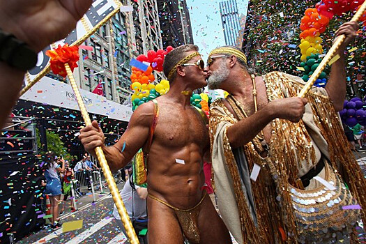 Гей-парад в Нью-Йорке в честь 50-летия ЛГБТ-революции: фотогалерея