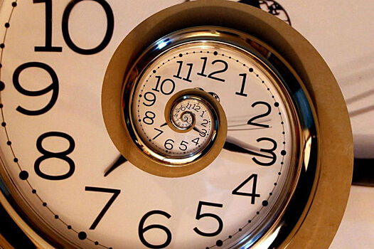 Ученые рассказали, можно ли вернуть время назад