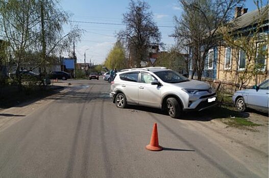 ДТП на перекрёстке: в Орле внедорожник протаранил «Шкоду»