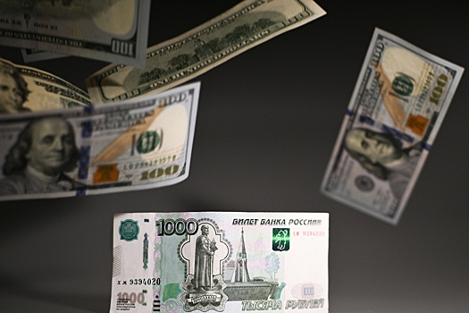 Эксперт высказался о полном отказе России от доллара