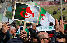 Президент Алжира пойдет на пятый срок, но обещает быстро покинуть свой пост
