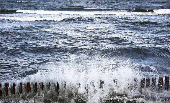 Жителей Крыма призвали запастись питьевой водой