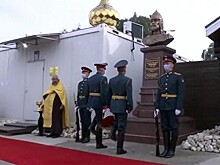 Памятник Александру Невскому открыли на российской авиабазе в Сирии