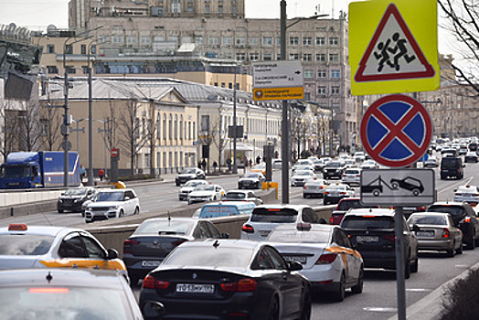 Пробки в Москве достигли девяти баллов