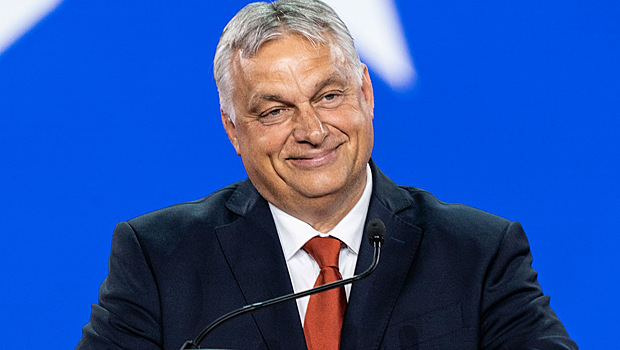 Румынию возмутил шарф Орбана