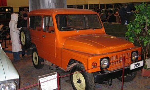 В Сокольниках представили уникальный внедорожник «Москвич-415С»