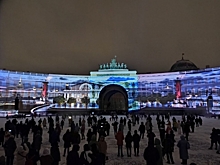 В Петербурге проходит световое шоу и фестиваль «Страна света»: фото и видео