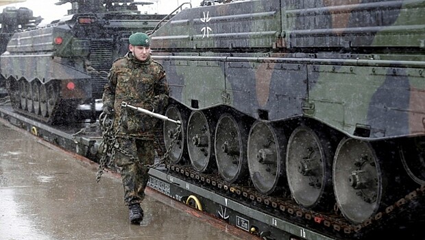 Берлин: наши войска будут у российской границы «сколько понадобится»