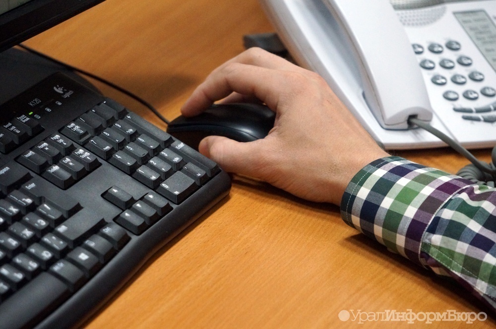 говорящая заявка. говорящая заявка. девушка с гарнитурой. телефон секретаря. говорящая заявка.