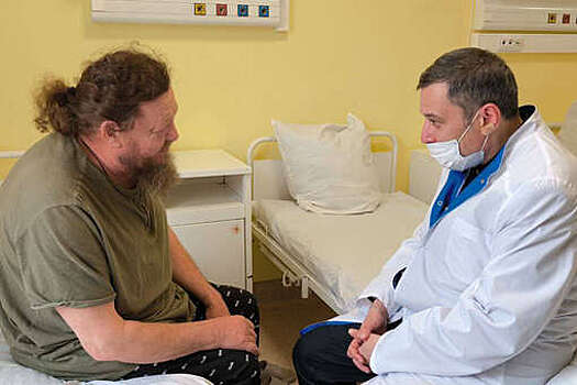 Хинштейн: пострадавший при атаке дрона в Судже священник лишился левого глаза