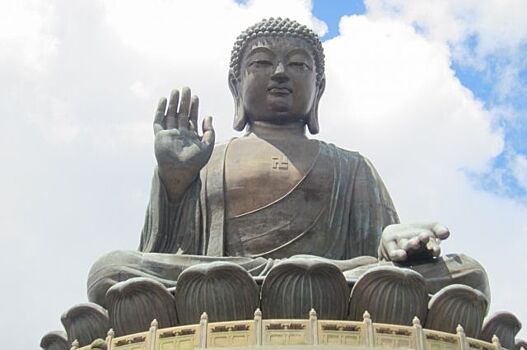 У места слияния двух российских рек установят статую Будды
