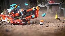 Посмотрите, как гоночные машинки LEGO разлетаются на кусочки в замедленной съёмке