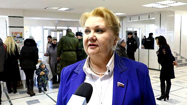 Депутат Госдумы Наталья Санина проголосовала в Краснознаменске